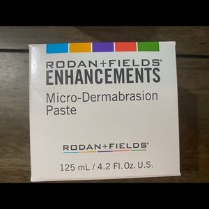 Microdermabrasion paste